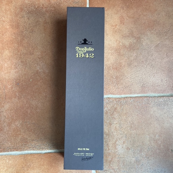 Don Julio 1942 Gift Box & Empty Bottle - Picture 6 of 10
